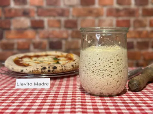 Lievito Madre: Den italienischen Sauerteig herstellen inklusive Pizzateig Rezept - Lievito Madre selbst herstellen: Anleitung für Pizza