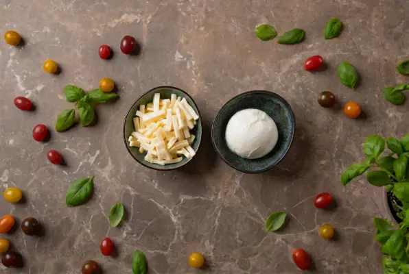 Büffelmozzarella vs Fior di Latte: Welcher Käse gehört wirklich auf die Pizza? - 