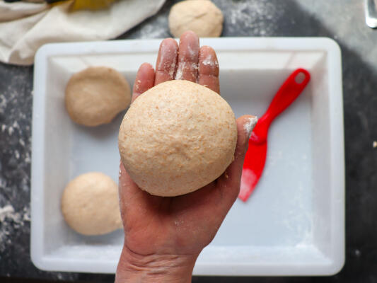 Vollkornpizzateig (mit Dinkelmehl): Rezept &amp; Anleitung - Vollkornpizzateig (mit Dinkelmehl): Rezept &amp; Anleitung