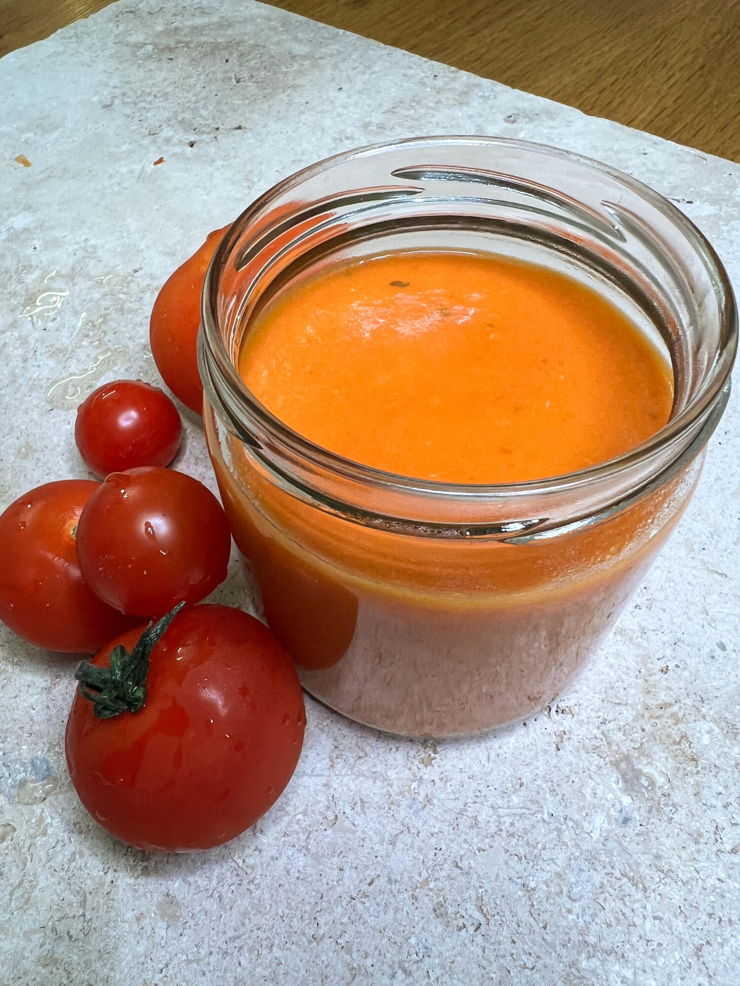 fertige frische Tomatensoße 