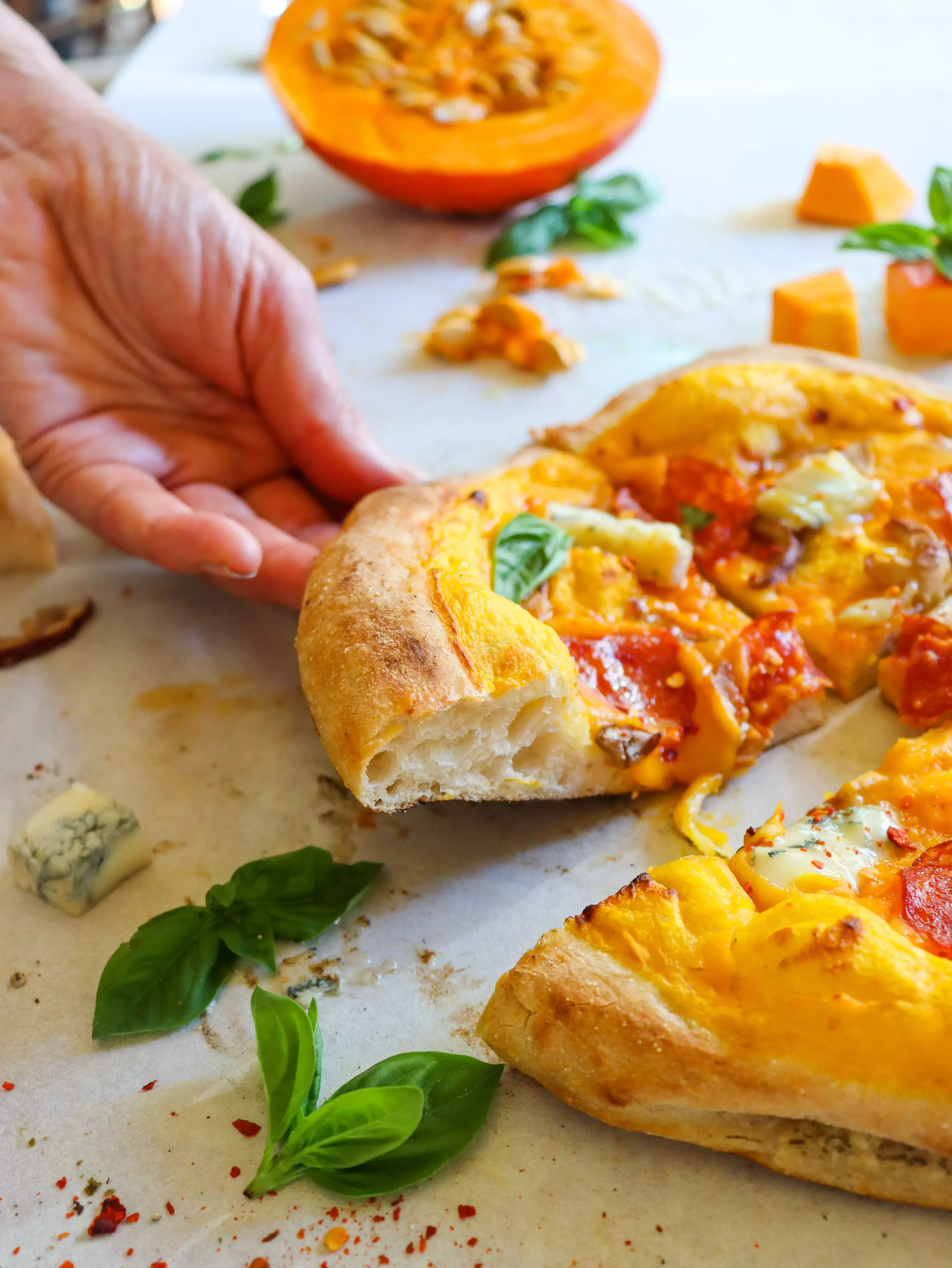 herbstpizza stück von der seite