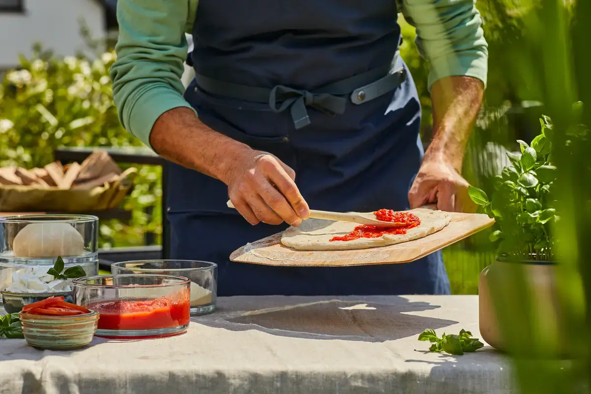 Pizzaabend mit freunden und Familie im garten 