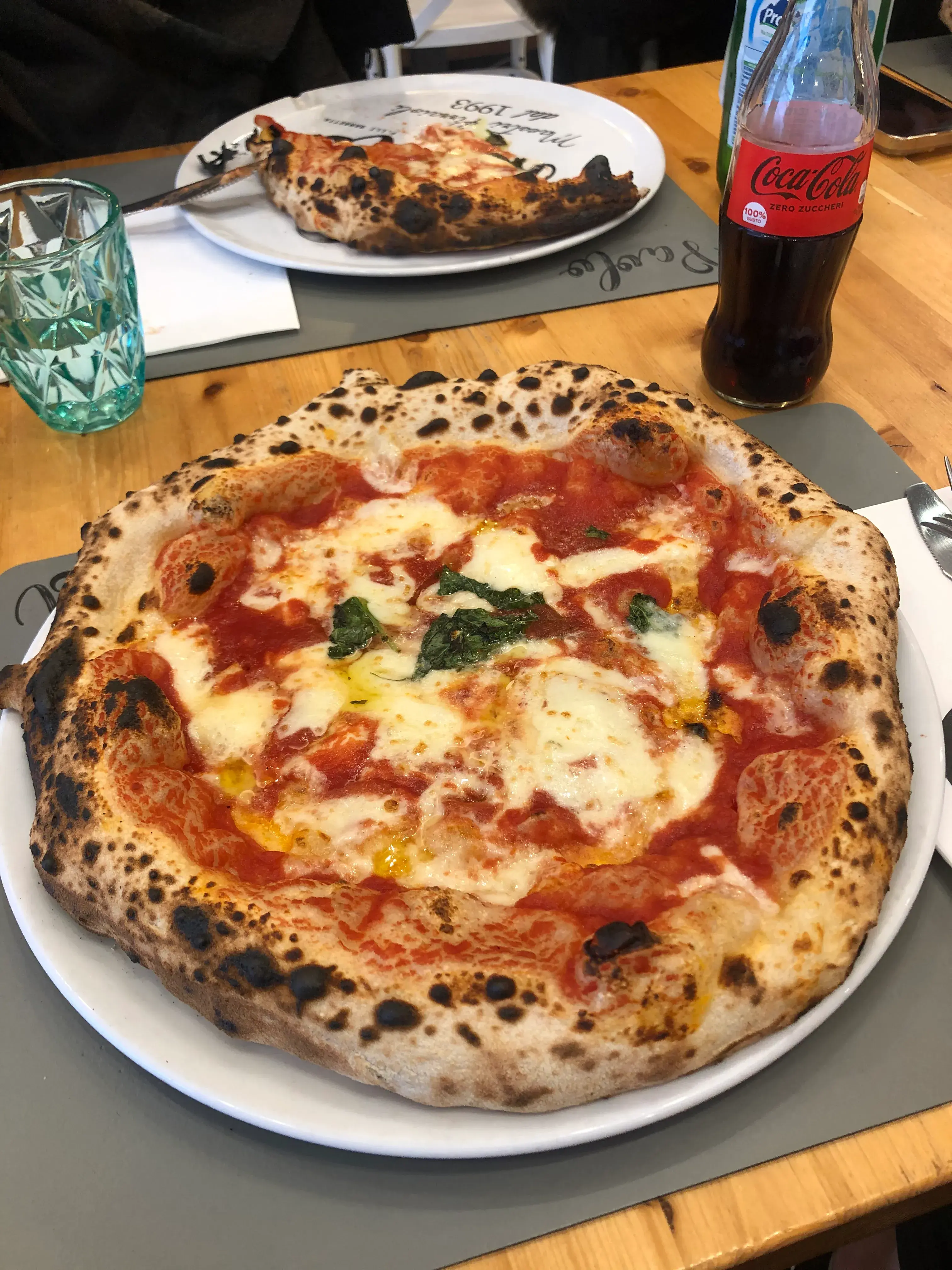 pizza margherita pizzeria neapel
