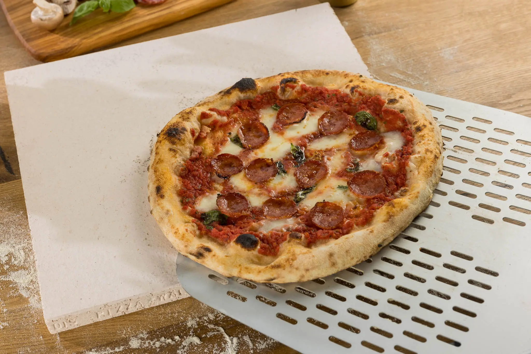 Pizza auf Backstein
