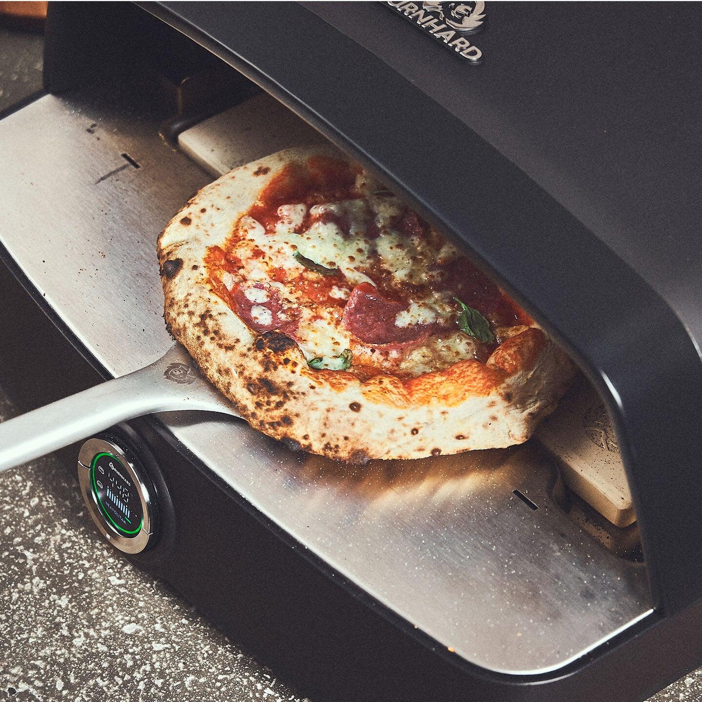 Burnhard Fat TONY Gas Pizzaofen mit Pizza und Schieber